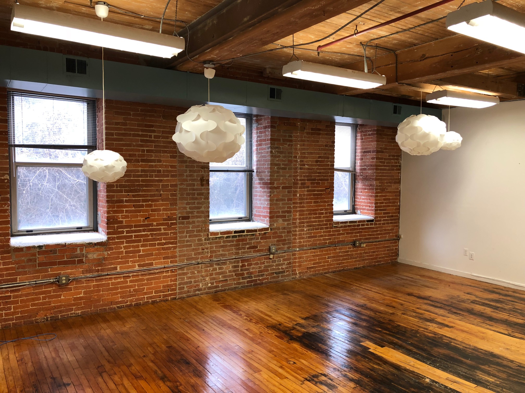 " + Exposed ceilings + "